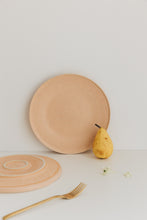 Lade das Bild in den Galerie-Viewer, THE NAKOA "ALORA" DESSERT PLATE - SET OF 4 (Sunny Peach)