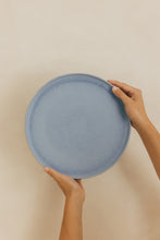 Lade das Bild in den Galerie-Viewer, THE NAKOA "ALORA" DINNER PLATE - SET OF 4 (Into the Sea)
