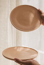 Lade das Bild in den Galerie-Viewer, THE NAKOA "ALORA" DESSERT PLATE - SET OF 4 (Sunny Peach)
