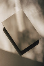 Lade das Bild in den Galerie-Viewer, THE NAKOA &quot;ADIRA&quot; PAN - POLISHED CAST IRON
