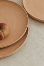 Lade das Bild in den Galerie-Viewer, THE NAKOA "ALORA" DESSERT PLATE - SET OF 4 (Sunny Peach)
