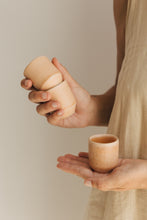Lade das Bild in den Galerie-Viewer, THE NAKOA "ALORA" ESPRESSO CUP - SET OF 4 (Sunny Peach)
